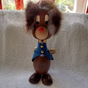 Mid Century teak Scandinavian buck toothed 8 1/2 clown? bear, chipmonk figurine